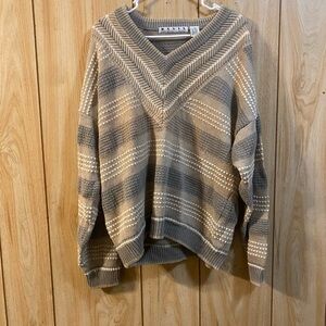 Fenn Wright Manson Beige and Cream V-Neck Sweater